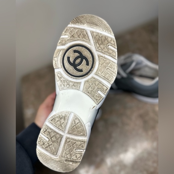 Chanel 2023 interlocking CC logo sneakers size 39 - Picture 9 of 12
